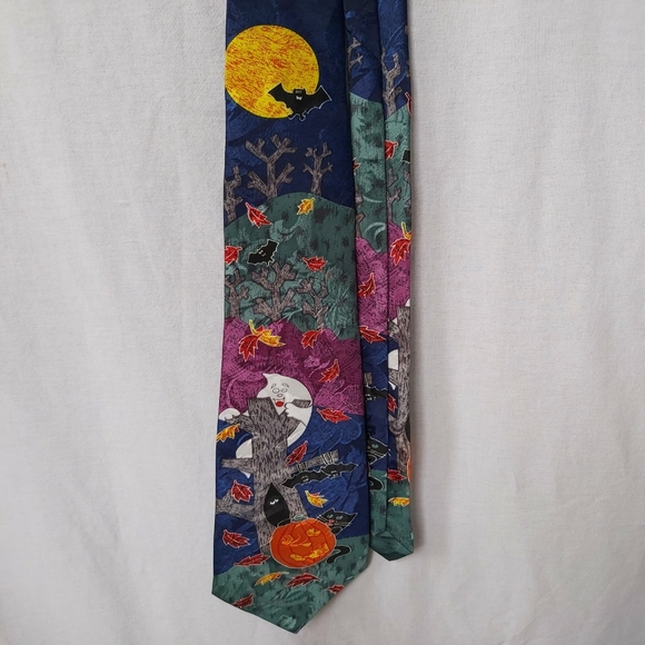 A. ROGERS HALLOWEEN TIE - Picture 3 of 5